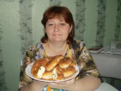 название картинки Пирожки с яйцом и зеленым луком на сковороде