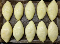 Пирожки дрожжевые с капустой в духовке