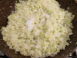 Пирожки дрожжевые с капустой в духовке