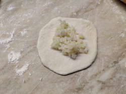 Пирожки дрожжевые с капустой в духовке