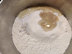 Пирожки дрожжевые с капустой в духовке