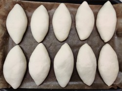 Пирожки дрожжевые с капустой в духовке