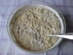 Пирожки дрожжевые на молоке с кремовой капусткой - шаг 11