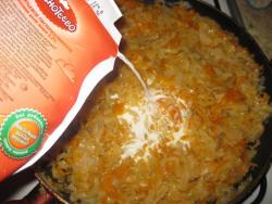 Пирожки дрожжевые на молоке с кремовой капусткой - шаг 12