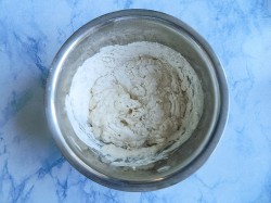 Домашняя пицца в духовке с колбасой