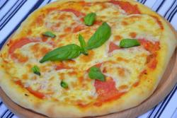 Классическая пицца Маргарита с моцареллой - шаг 14