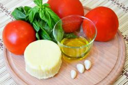 Классическая пицца Маргарита с моцареллой - шаг 5