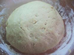 Домашняя толстая пицца с грибами