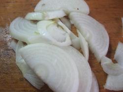 Домашняя толстая пицца с грибами