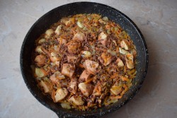 Плов из бурого риса с курицей - шаг 8