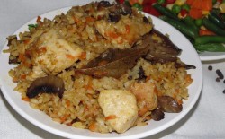 Плов с грибами и курицей в мультиварке