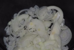 Плов с грибами и курицей в мультиварке