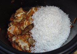 Плов с грибами и курицей в мультиварке