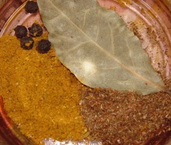 Плов с грибами и курицей в мультиварке