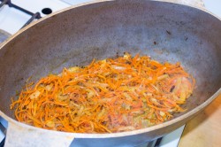 Плов с курагой и изюмом