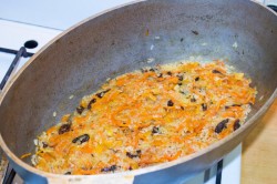 Плов с курагой и изюмом