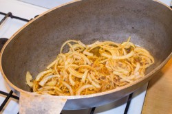 Плов с курагой и изюмом