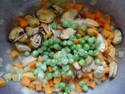 Плов с морепродуктами мидиями