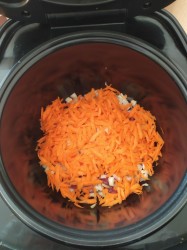 название картинки Плов свиной в мультиварке Redmond