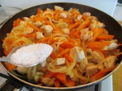 Плов в кастрюле с курицей - шаг 12