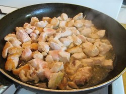 Плов в кастрюле с курицей - шаг 8