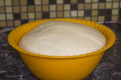 Плюшки с сахаром из дрожжевого теста