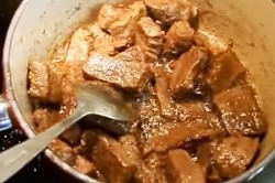 Поджарка из говядины с подливкой - шаг 5