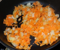 Куриная печень с макаронами