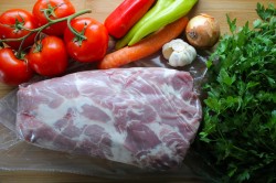 Подлива из свинины в помидорном соусе