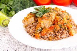 Подлива из свинины в помидорном соусе