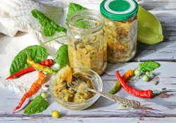 название картинки Зеленые помидоры в аджике на зиму