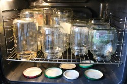 название картинки Помидоры в томатном соке на зиму консервированные