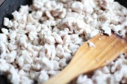 название картинки Куриное филе запеченное с помидорами и сыром