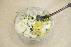 Помидоры фаршированные творогом и чесноком