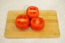 Помидоры фаршированные творогом и чесноком