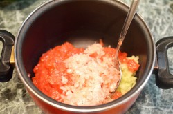 Помидоры перец через мясорубку на зиму - шаг 5 Помидоры перец через мясорубку на зиму - шаг 5