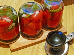 название картинки Помидоры с аспирином на зиму