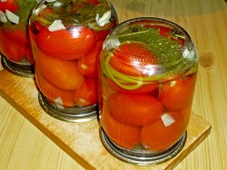 название картинки Помидоры с аспирином на зиму