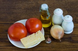 Помидоры с сыром на сковороде