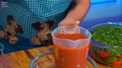 Помидоры с зеленью и чесноком в томатной заливке