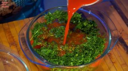 Помидоры с зеленью и чесноком в томатной заливке