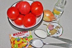 название картинки Помидоры в желе с желатином на зиму с луком со стерилизацией