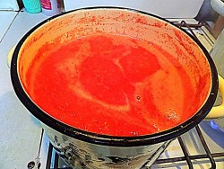 Помидоры в собственном соку пальчики оближешь на зиму - шаг 6 Помидоры в собственном соку пальчики оближешь на зиму - шаг 6