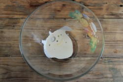 Пончики на молоке и дрожжах - шаг 1 Пончики на молоке и дрожжах - шаг 1