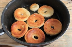 Пончики на молоке и дрожжах - шаг 9 Пончики на молоке и дрожжах - шаг 9