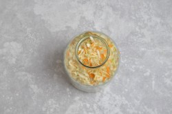 название картинки Посолить капусту в банку