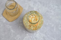 название картинки Посолить капусту в банку