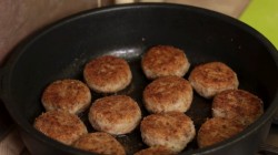 название картинки Постные гречневые тефтели в томатном соусе