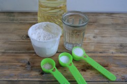 Постные оладьи на дрожжах - шаг 1