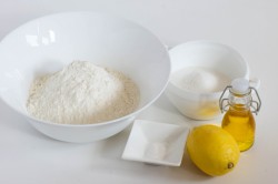 Постный бисквит без яиц, масла и молока - воздушный и пышный - шаг 1